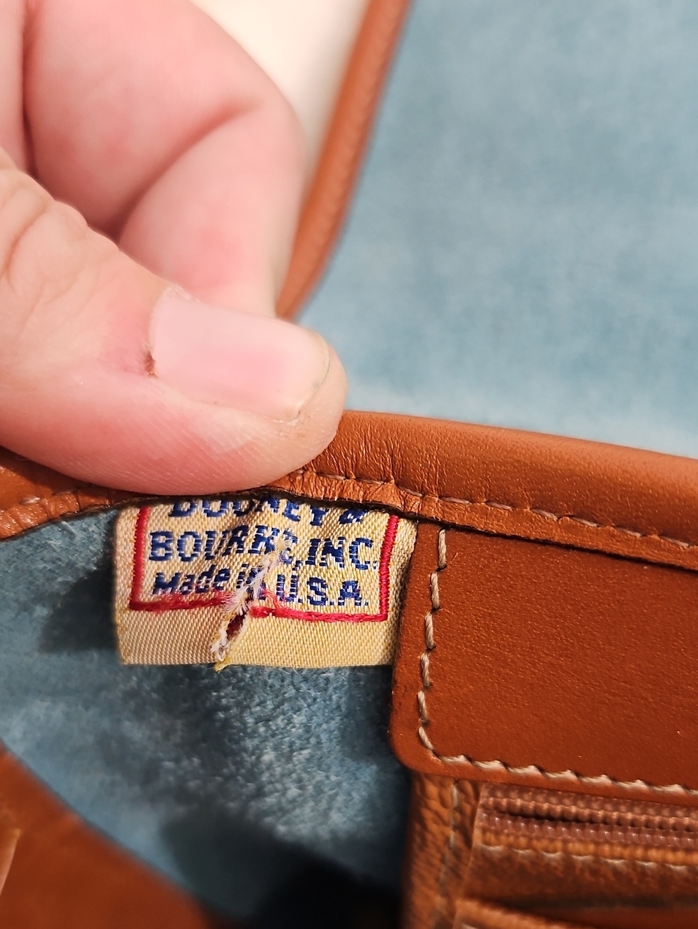 Vintage Dooney & Bourke East West Shoulder Bag Blue Pebbled Leather Tan Trim R17 - Picture 11 of 13